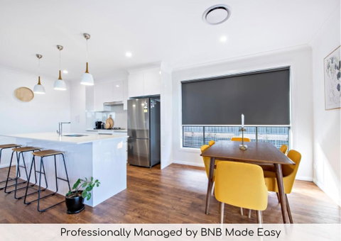 Sandstone - Family Entertainer, Refined Living - Sydneys Hotel 0