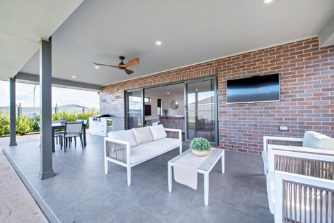 Sandstone - Family Entertainer, Refined Living - Sydneys Hotel 2