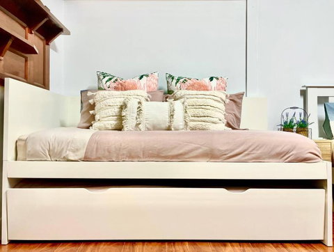 Sandy Bay Escape - Sydneys Hotel 2