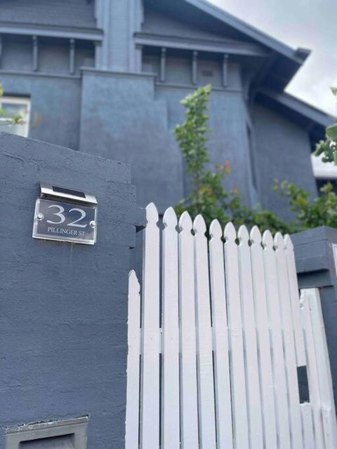 Sandy Bay Escape - Sydneys Hotel 3