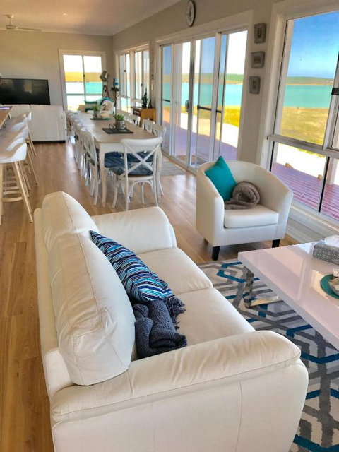 Shades Of Blue Eco Retreat - Sydneys Hotel 1