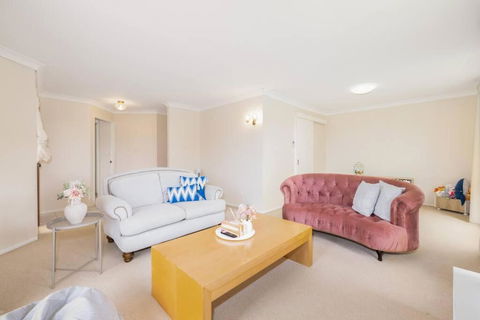 Spacious 3-BR Haven Prime Location Shopping Centre - Sydneys Hotel 1