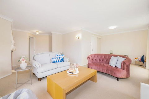 Spacious 3-BR Haven Prime Location Shopping Centre - Sydneys Hotel 0