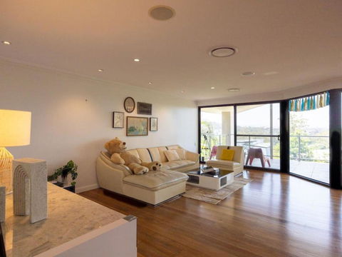 Stunning City View 5BR With Balcony Near Malls Uni And CBD - Sydneys Hotel 1