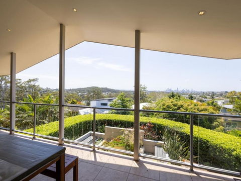 Stunning City View 5BR With Balcony Near Malls Uni And CBD - Sydneys Hotel 3