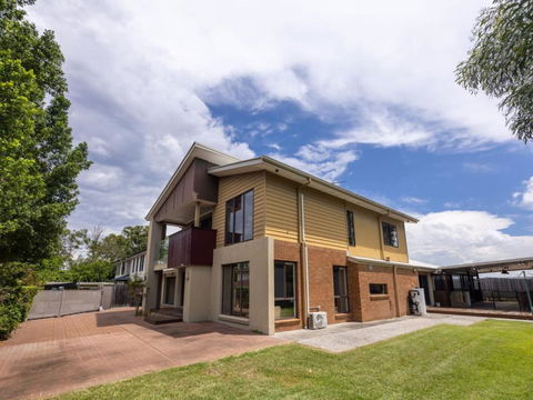 Stylish 2BR House For A Memorable Stay Stretton - Sydneys Hotel 1
