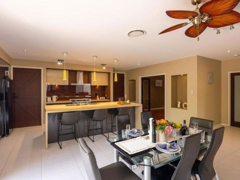Stylish 2BR House For A Memorable Stay Stretton - Sydneys Hotel 3