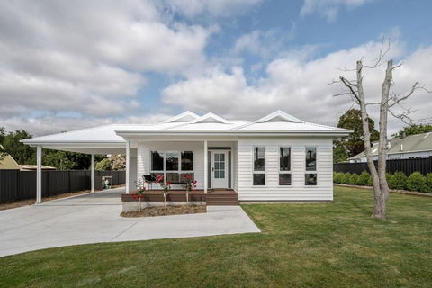 Tamar Valley Luxury Retreat - Sydneys Hotel 0