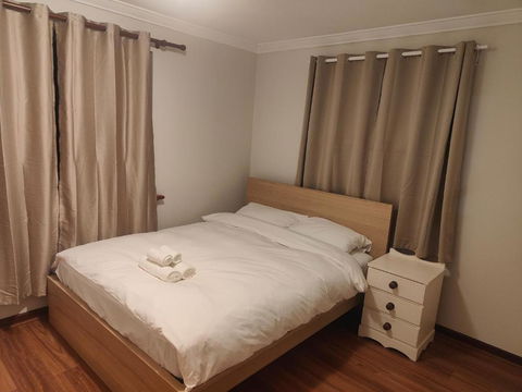 The Cozy Little House - Sydneys Hotel 0