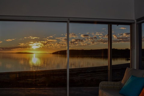 Beachside - Sydneys Hotel 1