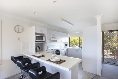 Beachside Getaway - Sydneys Hotel 1
