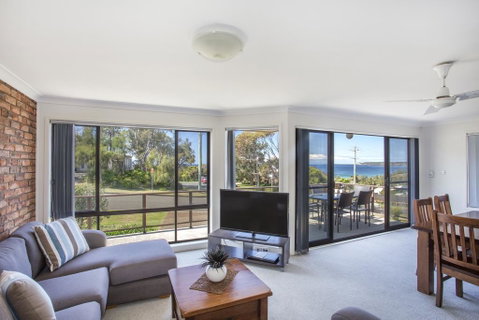Beachside Getaway - Sydneys Hotel 2