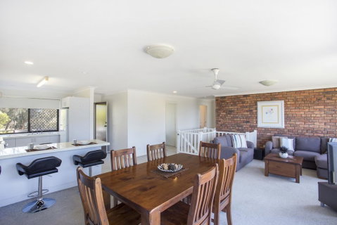 Beachside Getaway - Sydneys Hotel 3
