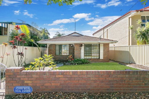 Beachside Holiday Home - Sydneys Hotel 0