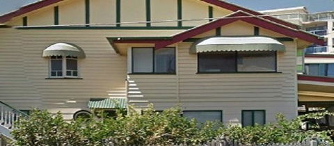 Beachside Queenslander - Sydneys Hotel 1