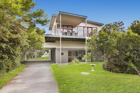 Beachside Vista - Sydneys Hotel 0