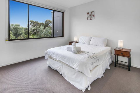 Beachside Vista - Sydneys Hotel 2