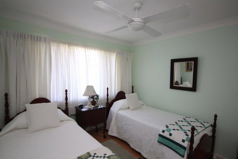 BEACHVIEW - 14 Second Ave , Bonny Hills - Sydneys Hotel 2