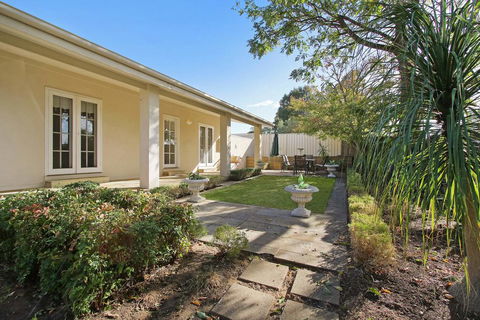 Bella House - Sydneys Hotel 3