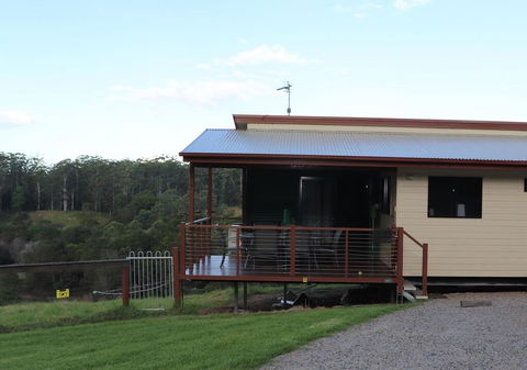 Bellthorpe Stays - Sydneys Hotel 1