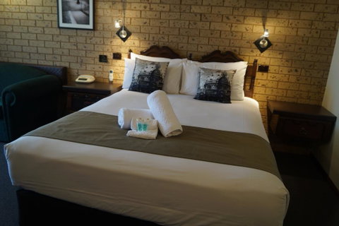 Belltower Motor Inn - Sydneys Hotel 2