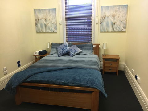 BELMONT 11 Bedroom Home In The Heart Of Victor Harbor - Sydneys Hotel 2
