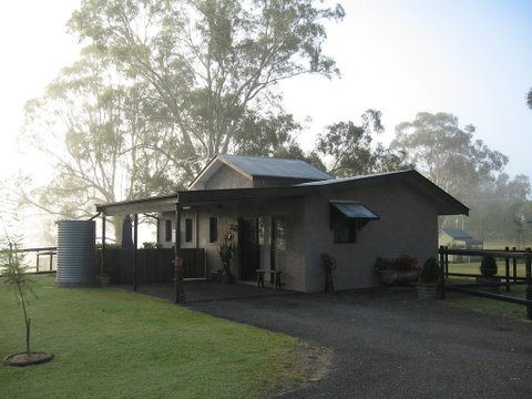 Belvoir B&B Cottages - Sydneys Hotel 2