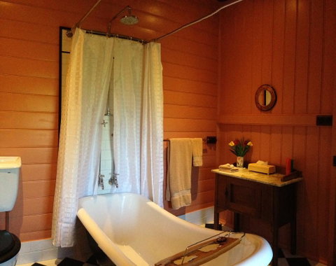Belvoir B&B Cottages - Sydneys Hotel 1