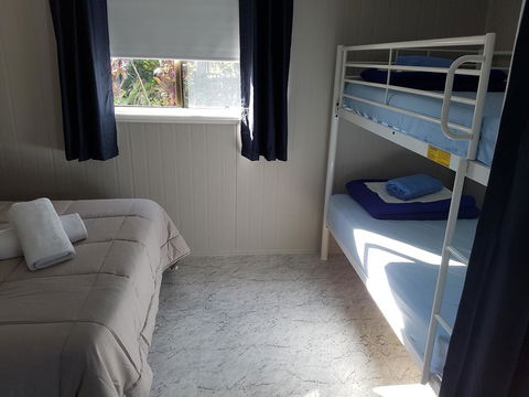 BIG4 Cane Village Holiday Park - Sydneys Hotel 1