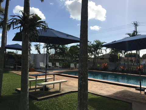 BIG4 Cane Village Holiday Park - Sydneys Hotel 0