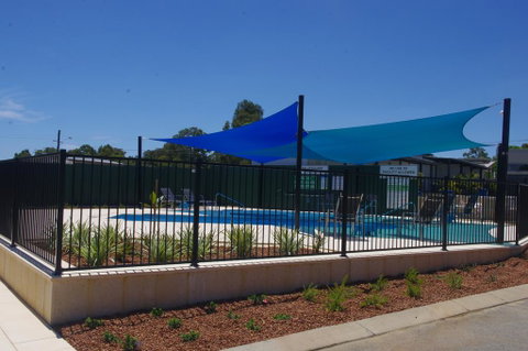 BIG4 Perth Midland Tourist Park - Sydneys Hotel 1