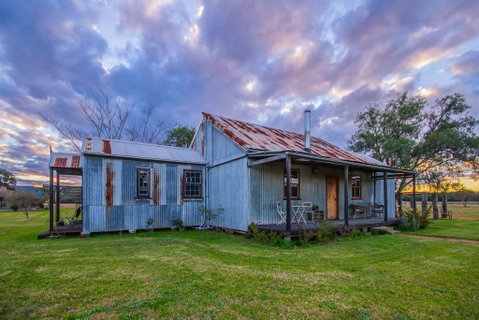 Blaxland's Cottage - Sydneys Hotel 0