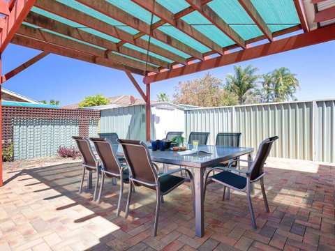 Blue Bay, 83a Rocky Point Road - Foxtel & Air Conditioning Downstairs - Sydneys Hotel 2