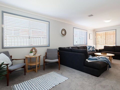 Blue Bay, 83a Rocky Point Road - Foxtel & Air Conditioning Downstairs - Sydneys Hotel 1