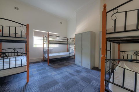 Blue Mountains Backpacker Hostel - Sydneys Hotel 2