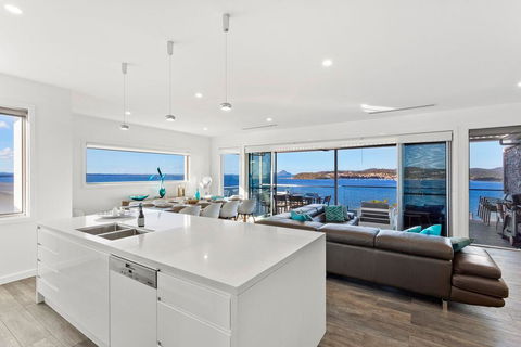 Blue Water Splendour - Infinity Pool And Amazing Views!! - Sydneys Hotel 3