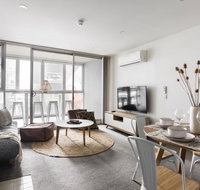 Boho on Morphett-In the heart of the CBD - Wifi - Nespresso - Netflix - Sydneys Hotel