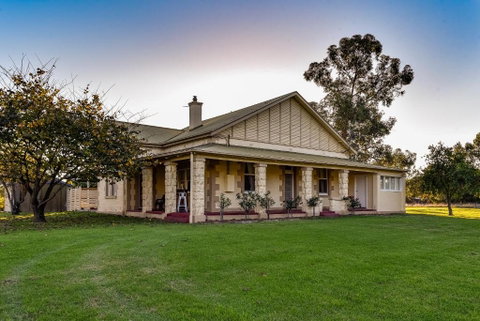 The Jazz B&B - Sydneys Hotel 0