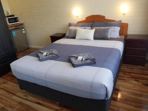 Whyalla Country Inn Motel - Sydneys Hotel 2
