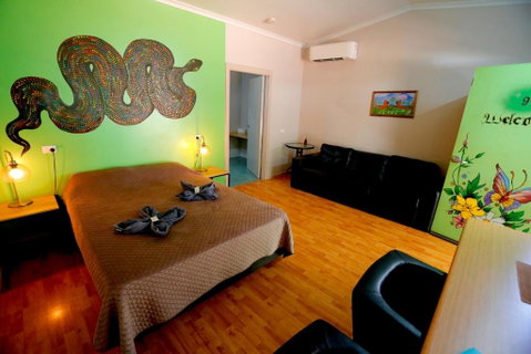 Banyan Tree - Sydneys Hotel 2