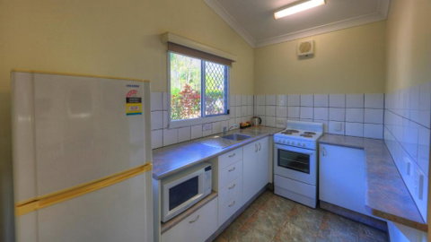 Batchelor Holiday Park - Sydneys Hotel 1