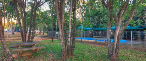 Batchelor Holiday Park - Sydneys Hotel 4