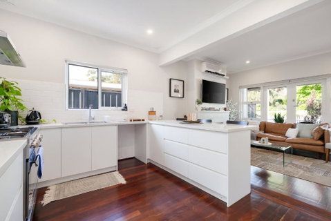 Guildford Cottage By Swan Bnb Management - Sydneys Hotel 2