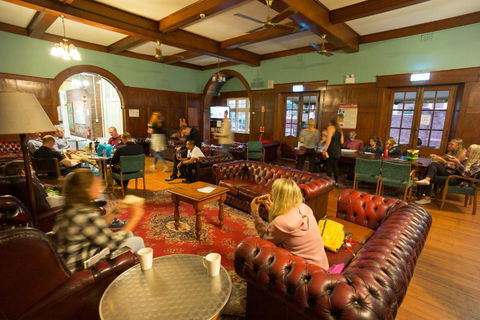 YHA Newcastle Beach - Sydneys Hotel 3