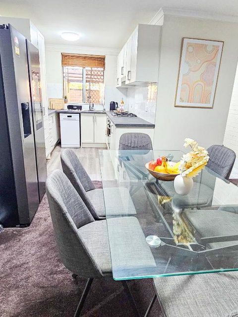 Queen Of The Desert Villa Secure & Gated 2 Bdrm Home - Sydneys Hotel 0