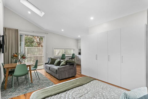 WILL56 - Gumtree Studio - Sydneys Hotel 3