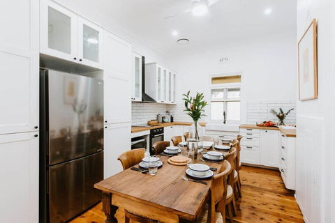 Yarranvale On Gladstone - A Gorgeous Country Abode - Sydneys Hotel 3
