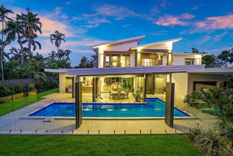 ZenLux Massive 5-BR Holiday Home - Pool - BBQ - Sydneys Hotel 0