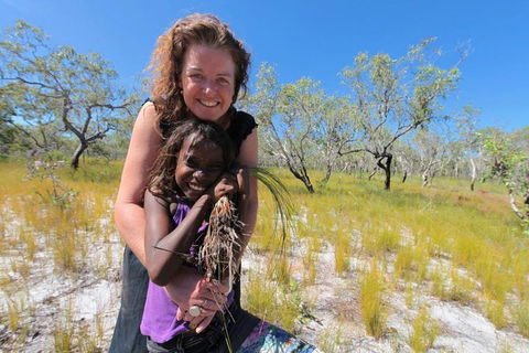 Gay-Wu Woman's 5 Day Yolngu Homeland Tour - Sydneys Hotel 1