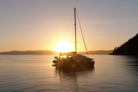 2-Night Whitsunday Islands All-Inclusive Sailing Tour From Airlie Beach - Sydneys Hotel 0